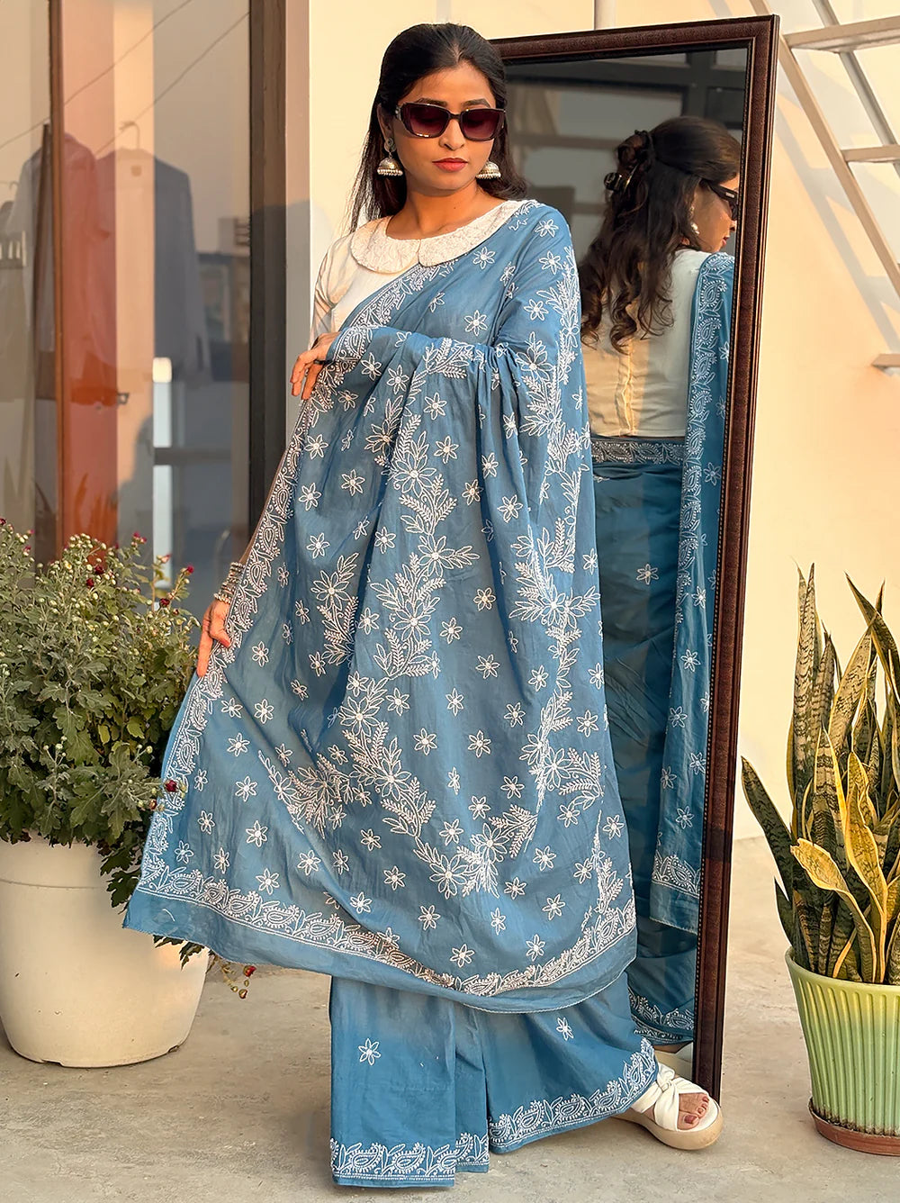 Aadhira Neel-Aab Mulmul Chikankari Saree – Sky Blue