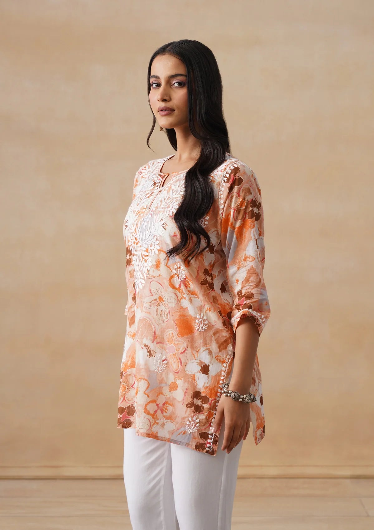 Aaryaa Surkh-Saaz Mulmul Chikankari Long Kurta – Amber Orange