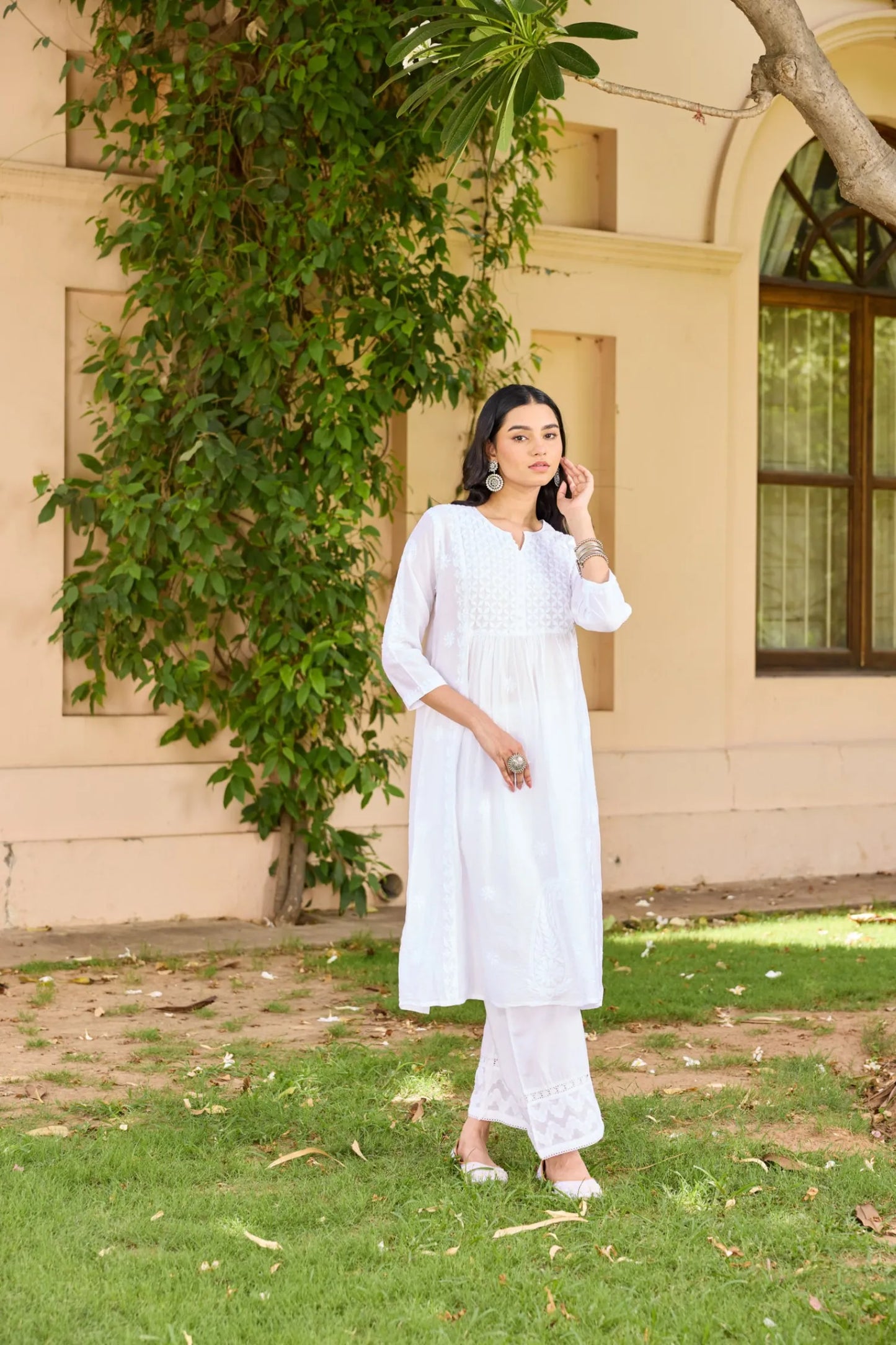 Iraaya Shwet-Rekha Chanderi Chikankari Long Kurta – Ivory White