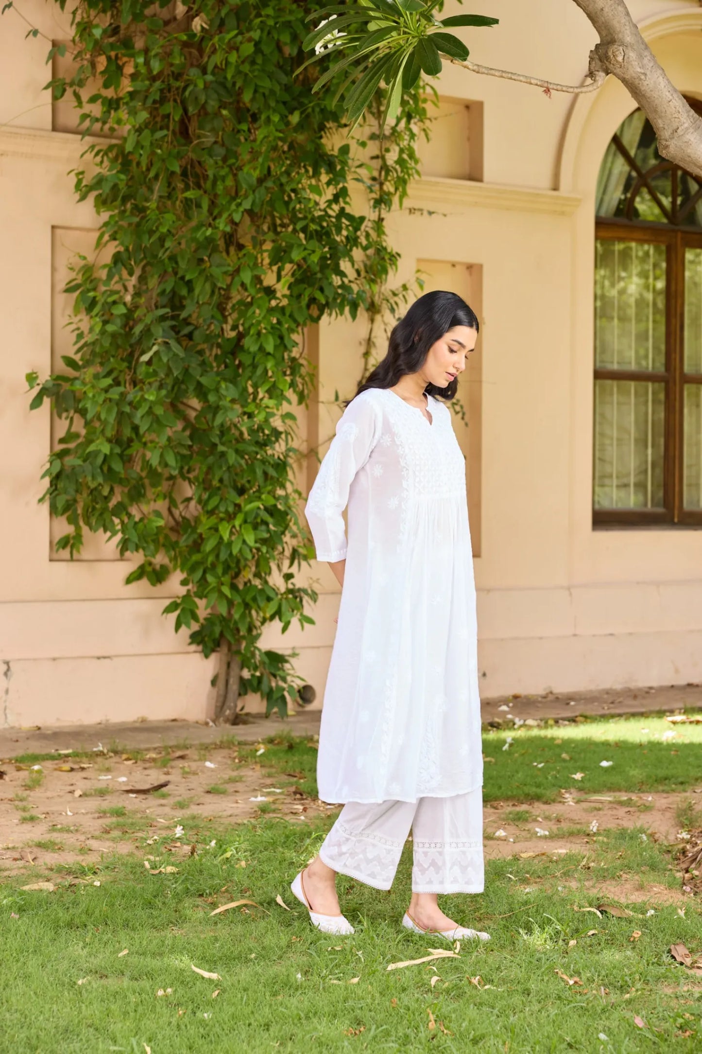 Iraaya Shwet-Rekha Chanderi Chikankari Long Kurta – Ivory White