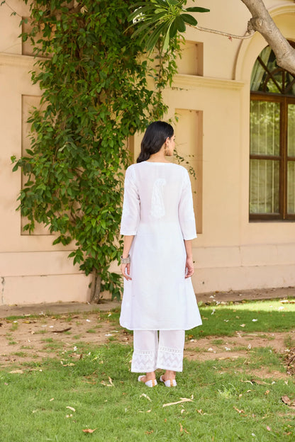 Iraaya Shwet-Rekha Chanderi Chikankari Long Kurta – Ivory White